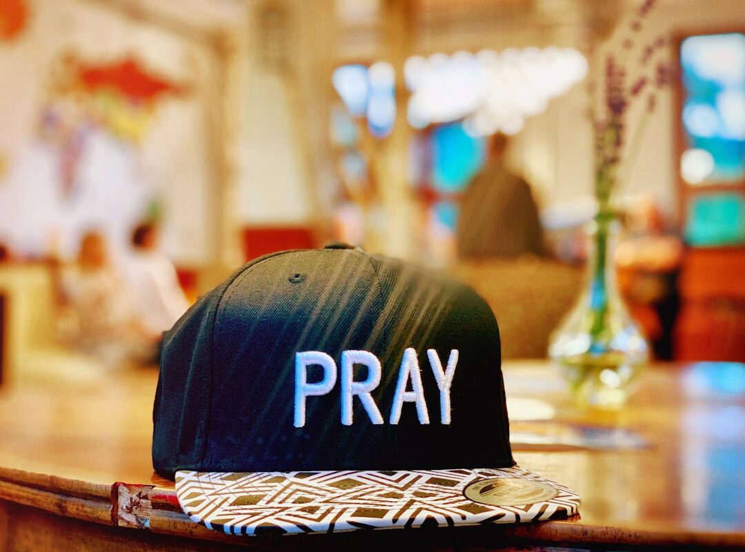 Prière d&rsquo;intercession pour les autres : un acte d&rsquo;amour chrétien