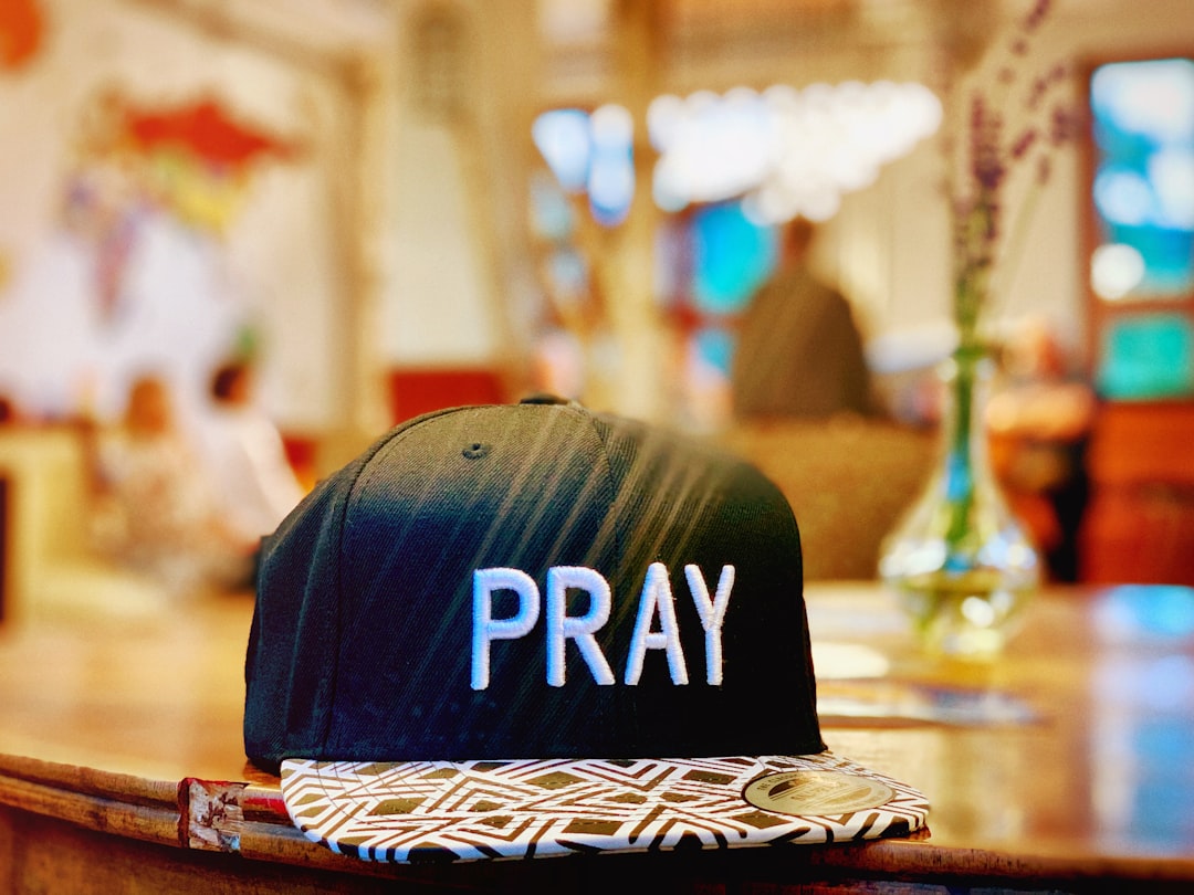 Prière d'intercession pour les autres : un acte d'amour chrétien priere-intercession-pour-les-autres-chretienne