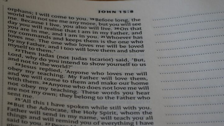 Comment prier pour ses enfants selon la Bible