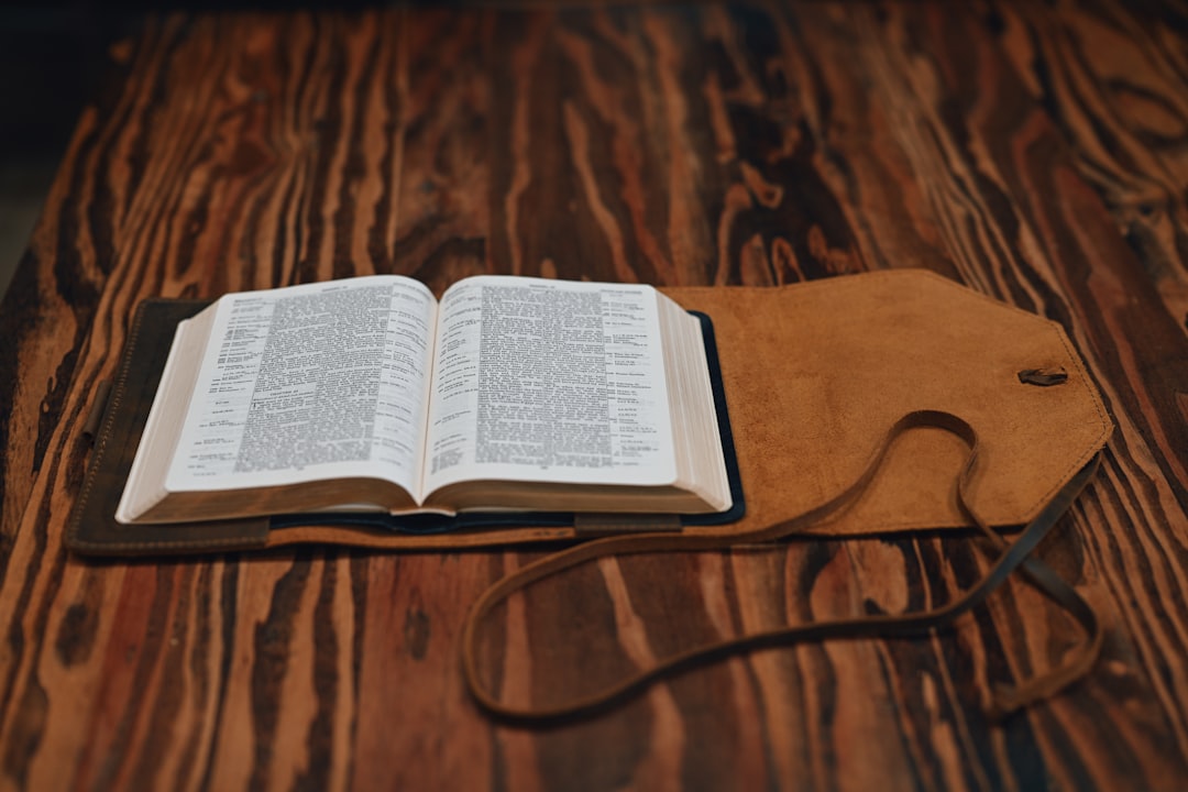 Versets bibliques sur la force et le courage : 10 passages essentiels